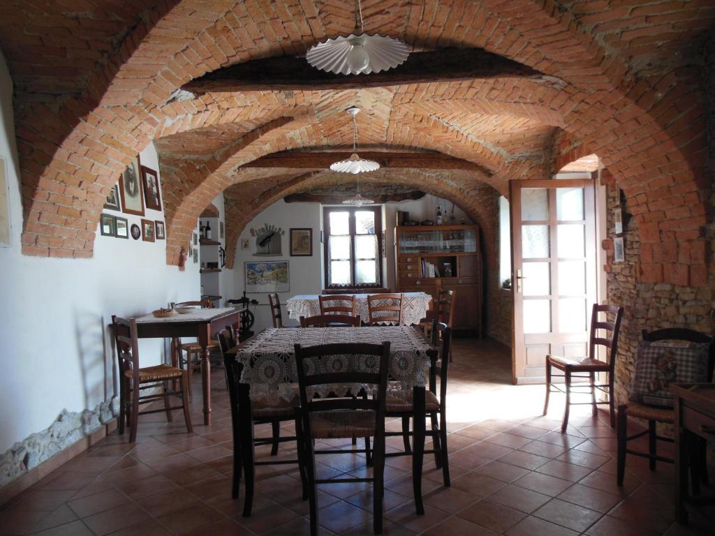 Agriturismo Affittacamere Barbarossa Dogliani Εξωτερικό φωτογραφία